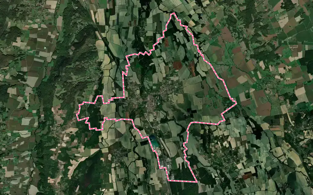 Vue satellite de Maubourguet avec ses contours administratifs