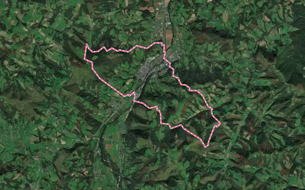 Vue satellite de Mauléon-Licharre avec ses contours administratifs