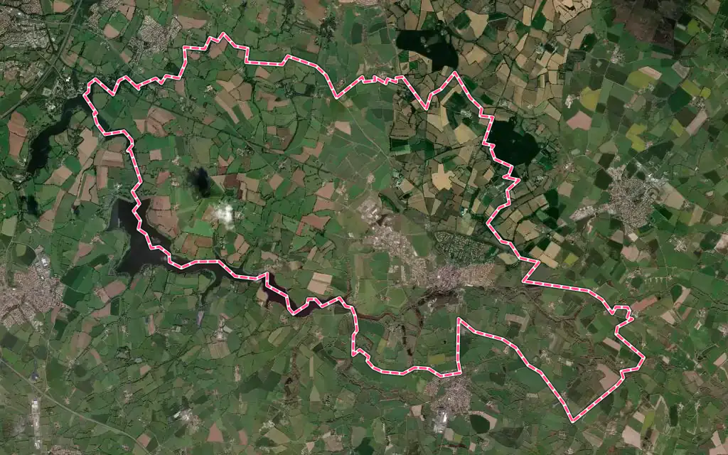 Vue satellite de Maulévrier avec ses contours administratifs