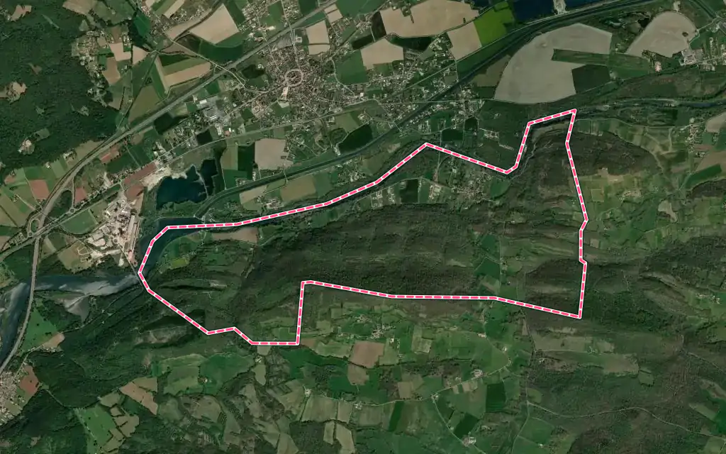 Vue satellite de Mauran avec ses contours administratifs