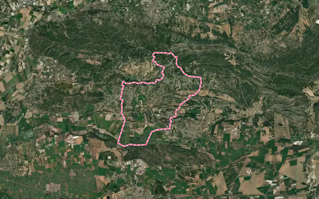 Vue satellite de Maussane-les-Alpilles avec ses contours administratifs