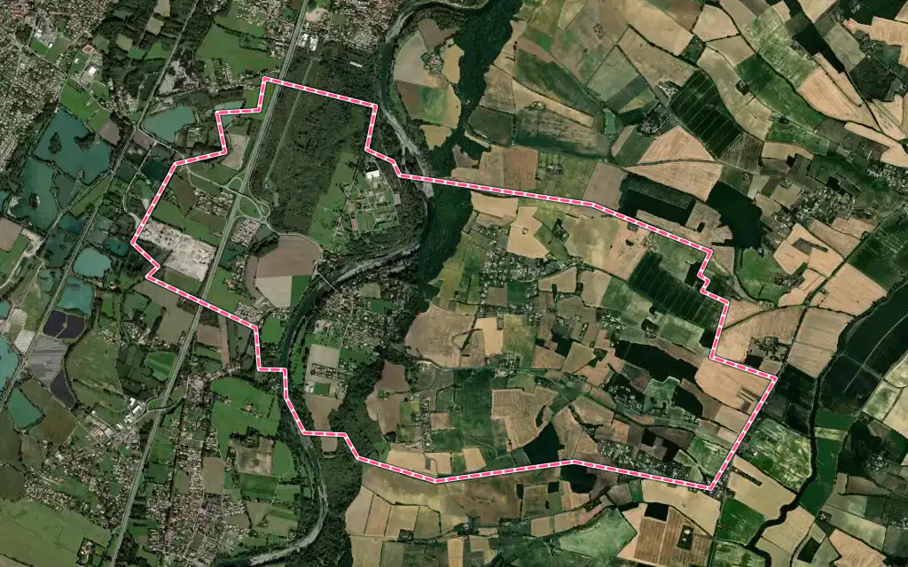 Vue satellite de Mauzac avec ses contours administratifs