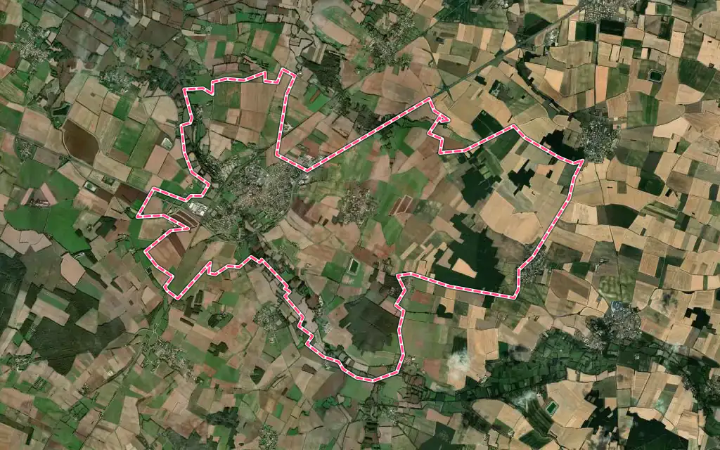 Vue satellite de Mauzé-sur-le-Mignon avec ses contours administratifs