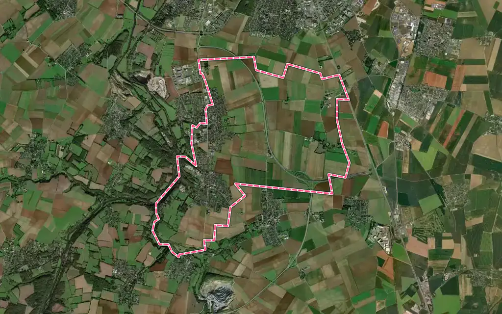 Vue satellite de May-sur-Orne avec ses contours administratifs