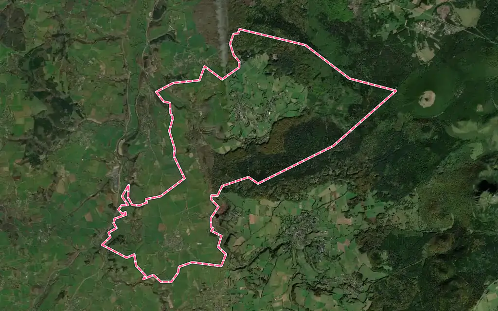 Vue satellite de Mazaye avec ses contours administratifs