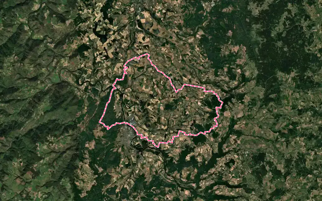 Vue satellite de Mazeyrat-d'Allier avec ses contours administratifs