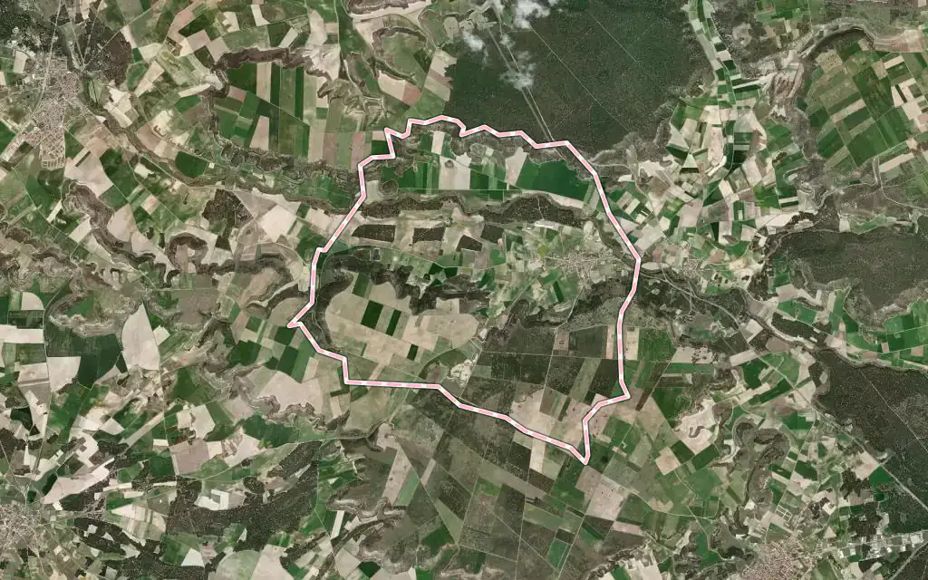 Vista satélite de Megeces con su contorno administrativo