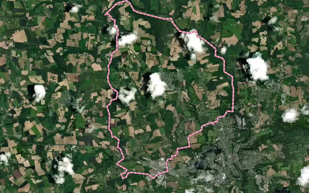 Vue satellite de Mellac avec ses contours administratifs