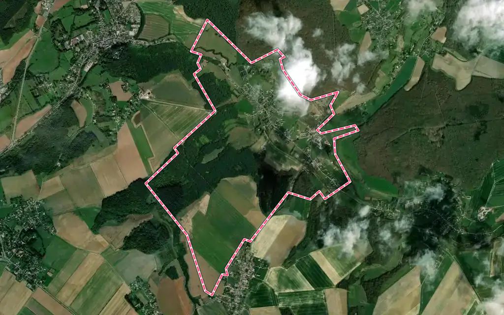 Vue satellite de Ménesqueville avec ses contours administratifs
