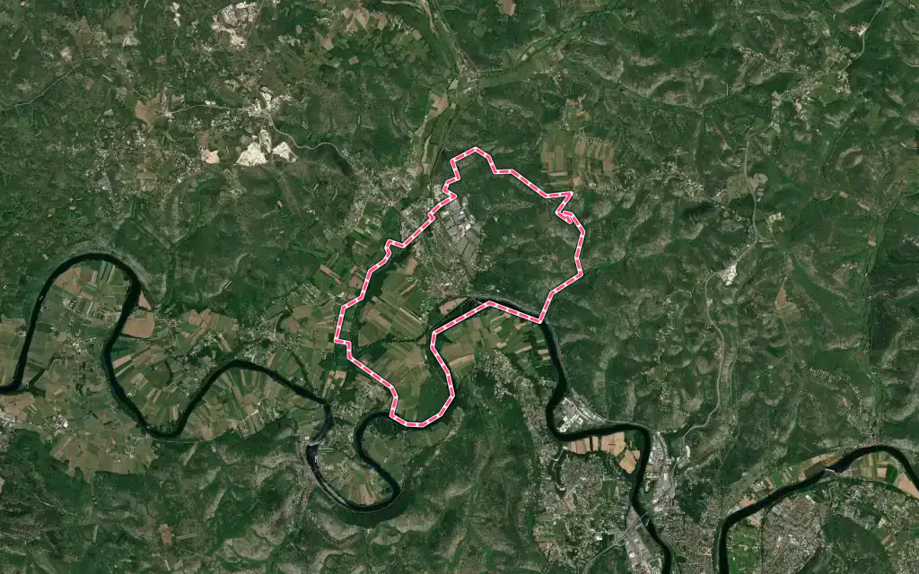 Vue satellite de Mercuès avec ses contours administratifs