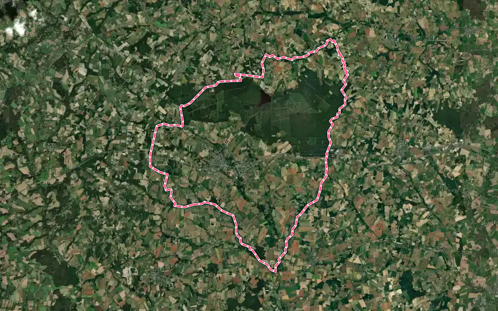 Vue satellite de Merdrignac avec ses contours administratifs