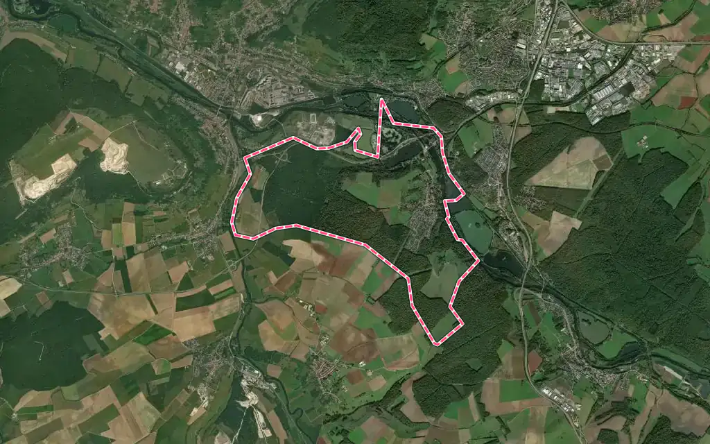 Vue satellite de Méréville avec ses contours administratifs