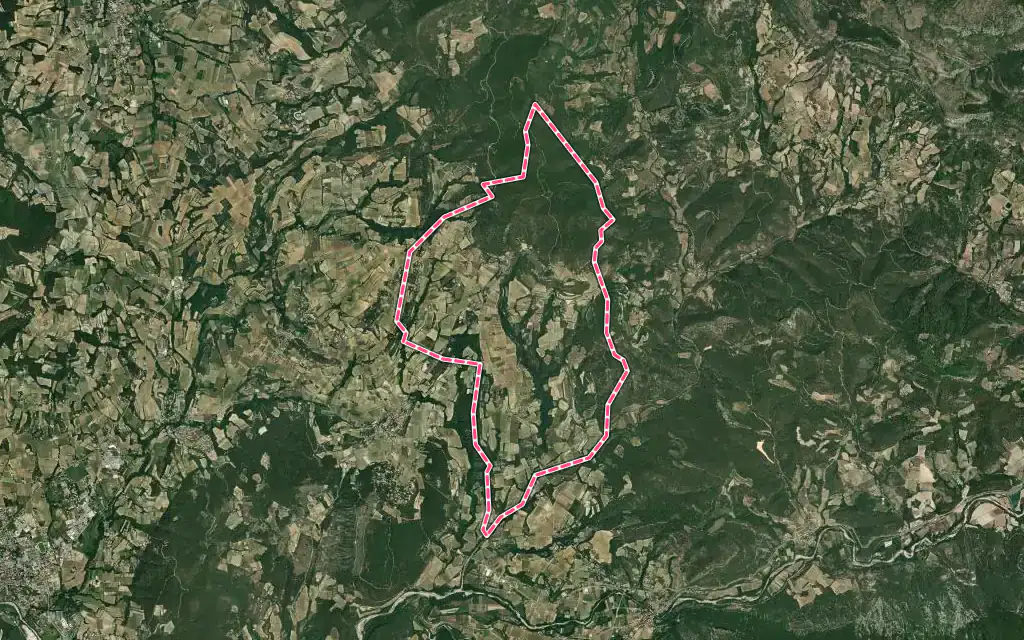 Vue satellite de Mérindol-les-Oliviers avec ses contours administratifs