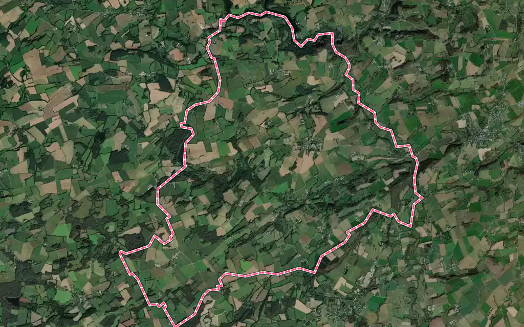 Vue satellite de Merléac avec ses contours administratifs