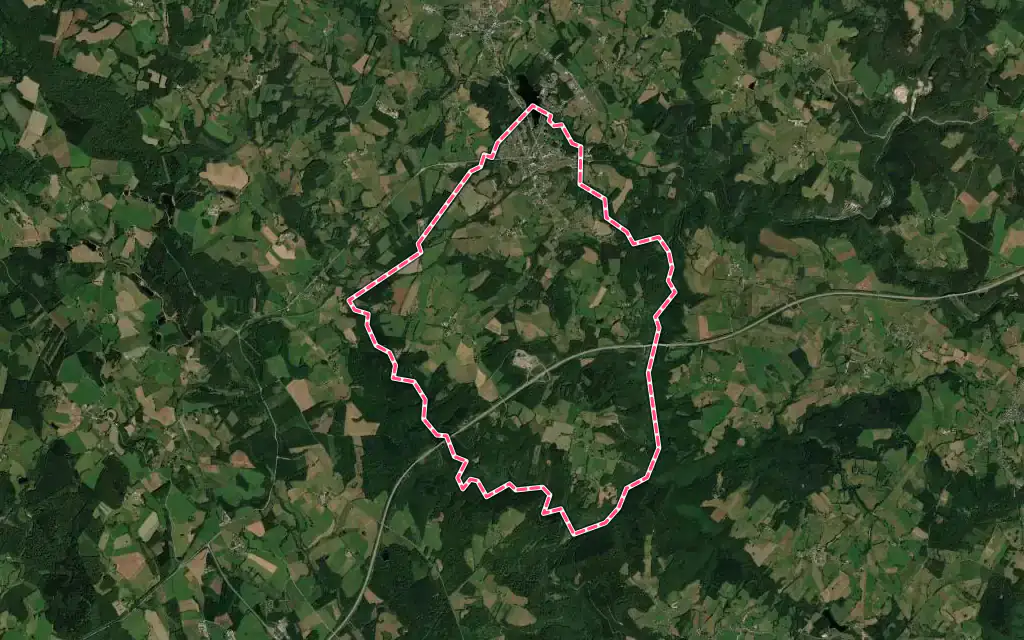 Vue satellite de Merlines avec ses contours administratifs
