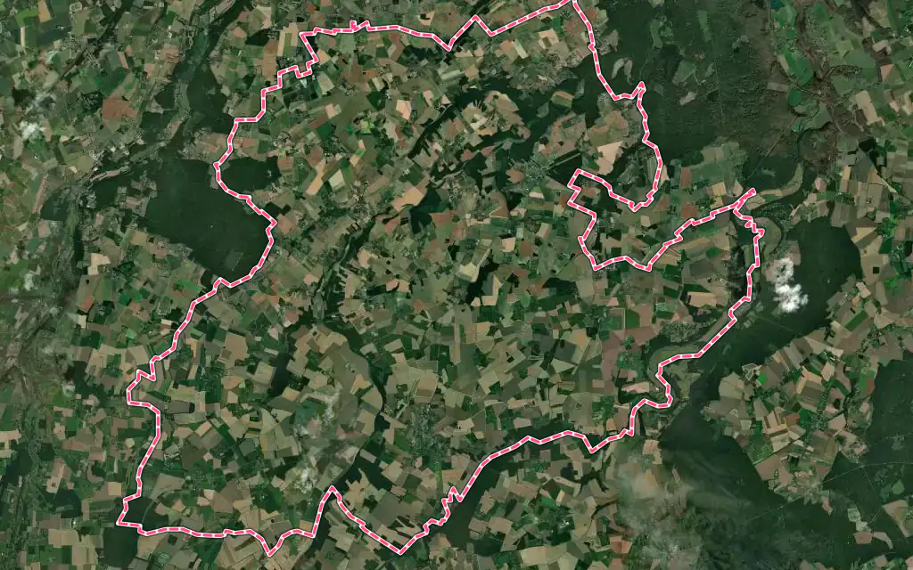 Vue satellite de Mesnil-en-Ouche avec ses contours administratifs
