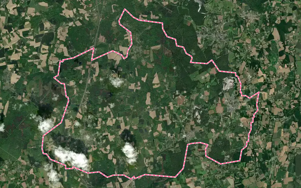 Vue satellite de Mesnil-Roc'h avec ses contours administratifs