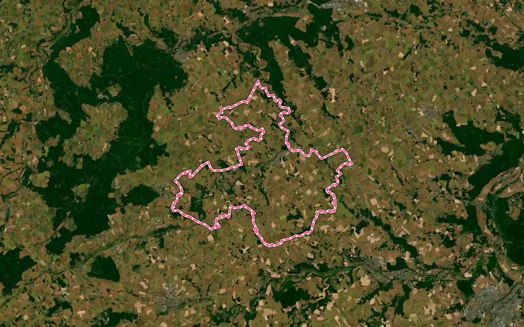 Vue satellite de Mesnils-sur-Iton avec ses contours administratifs