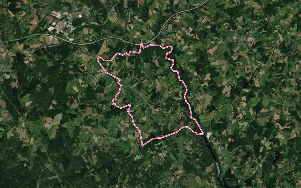 Vue satellite de Mestes avec ses contours administratifs