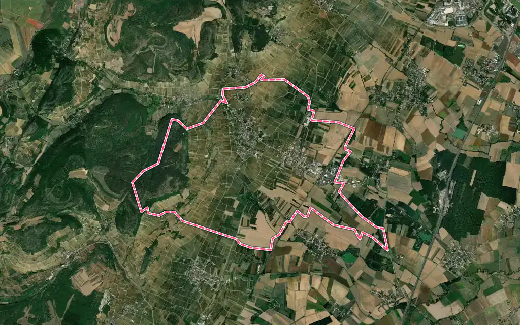 Vue satellite de Meursault avec ses contours administratifs