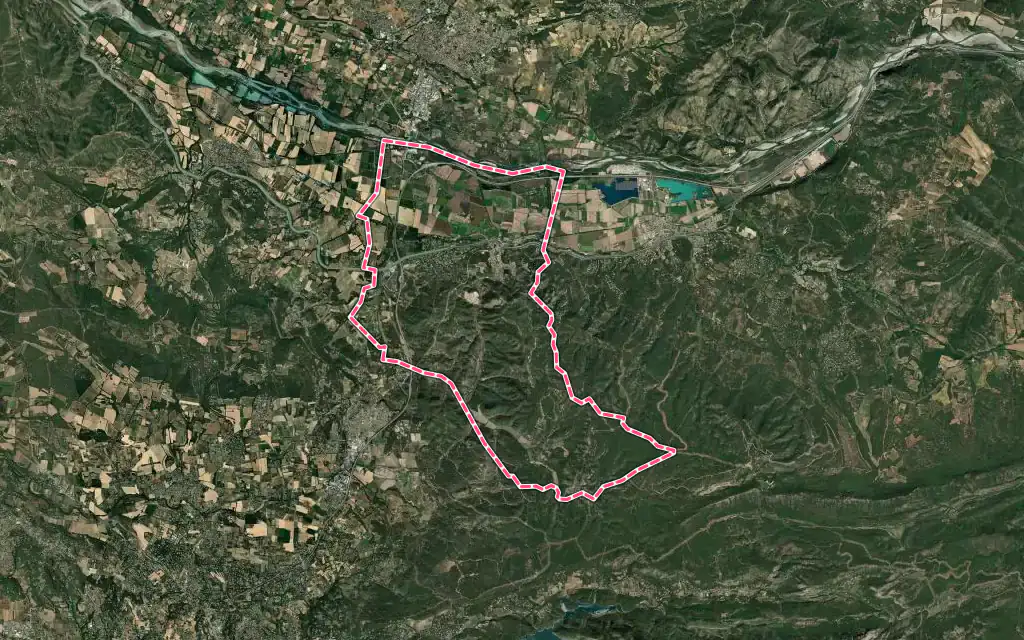 Vue satellite de Meyrargues avec ses contours administratifs