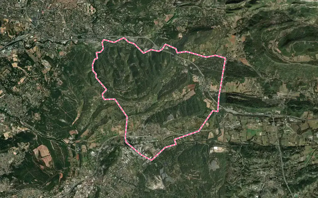 Vue satellite de Meyreuil avec ses contours administratifs