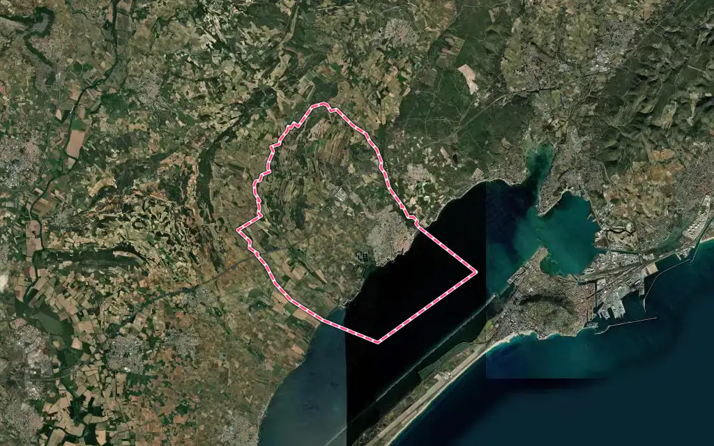 Vue satellite de Mèze avec ses contours administratifs