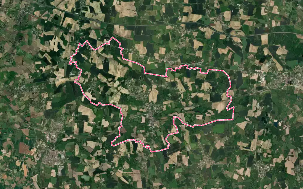 Vue satellite de Mézériat avec ses contours administratifs