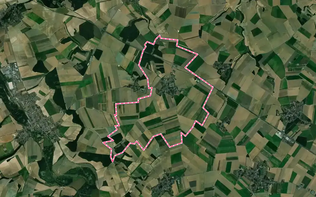 Vue satellite de Mézières-en-Santerre avec ses contours administratifs