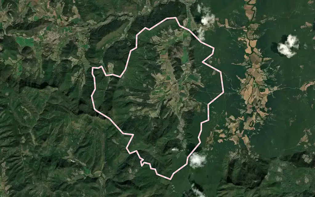 Vista satélite de Mieres con su contorno administrativo