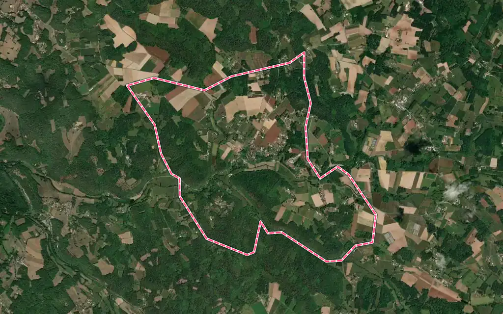 Vue satellite de Milhac avec ses contours administratifs