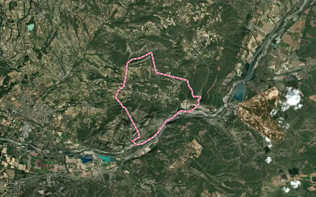 Vue satellite de Mirabeau avec ses contours administratifs