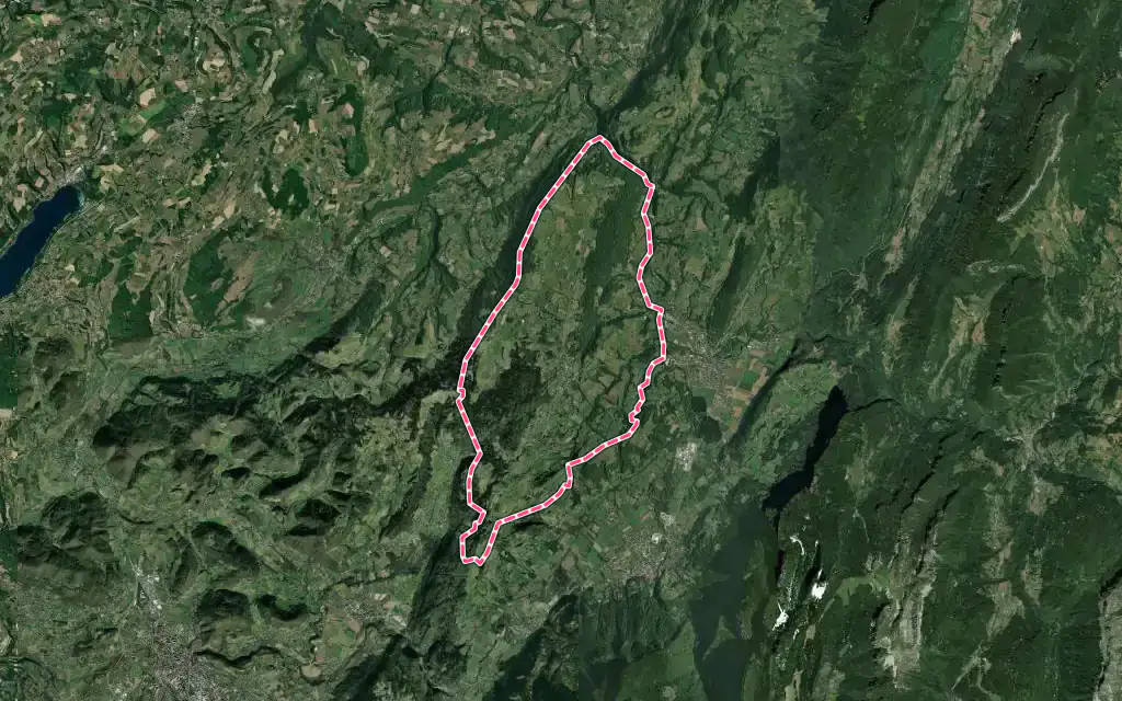 Vue satellite de Miribel-les-Échelles avec ses contours administratifs