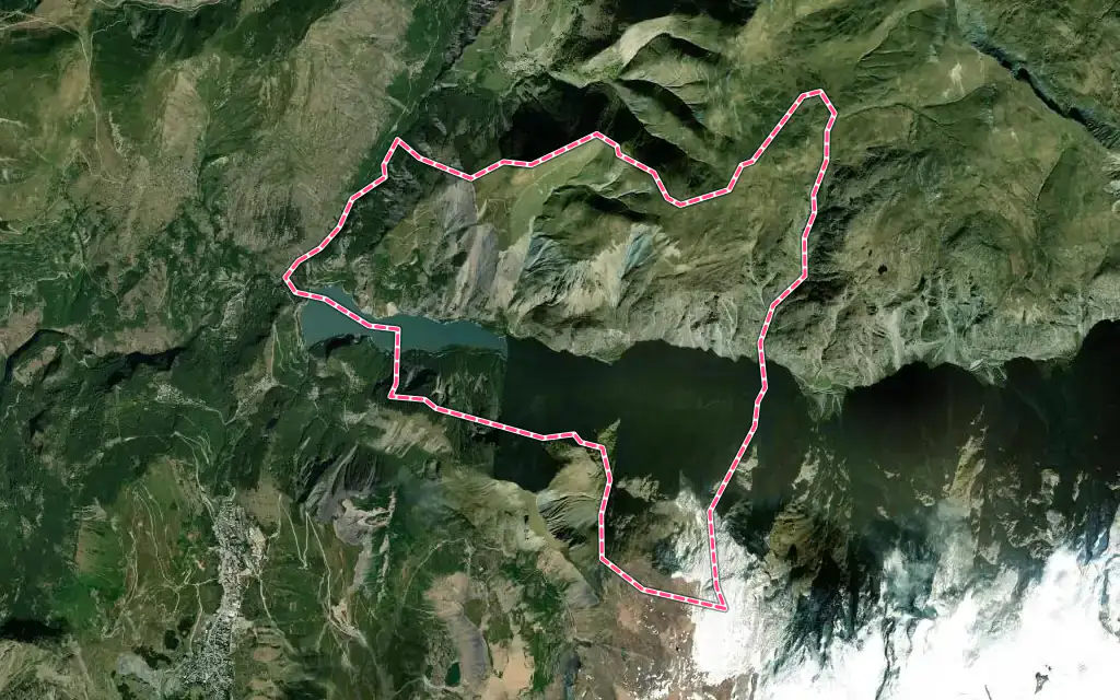 Vue satellite de Mizoën avec ses contours administratifs