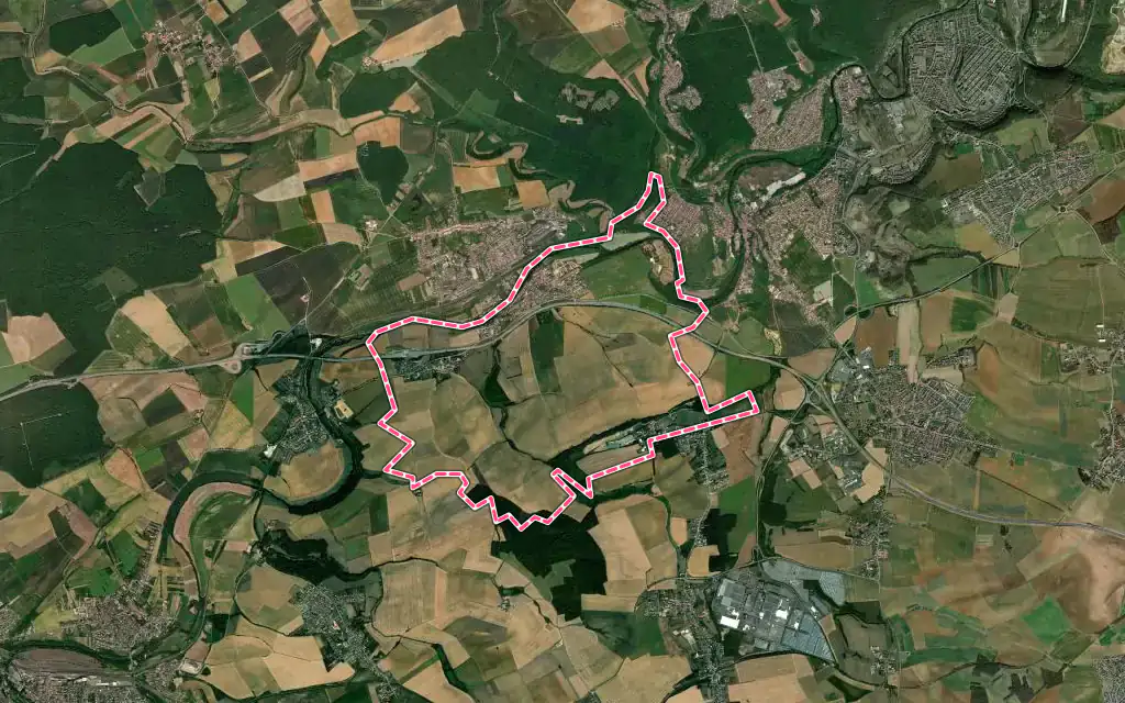 Vue satellite de Moineville avec ses contours administratifs