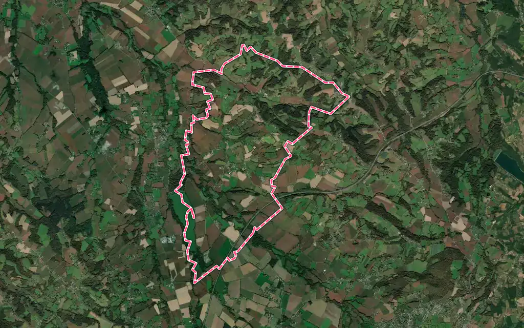 Vue satellite de Momas avec ses contours administratifs