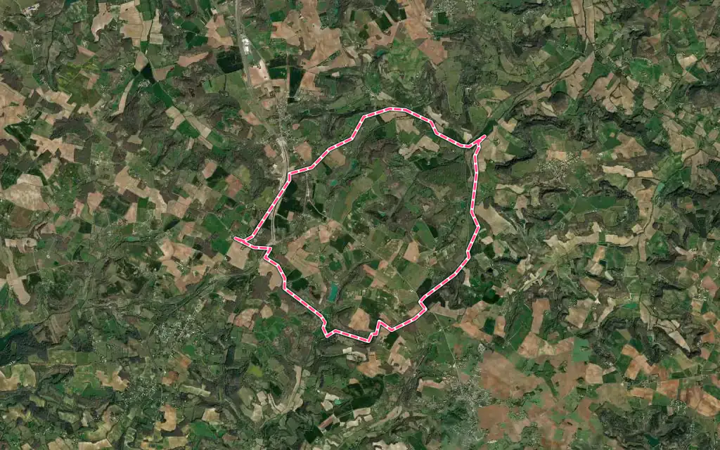 Vue satellite de Monbalen avec ses contours administratifs