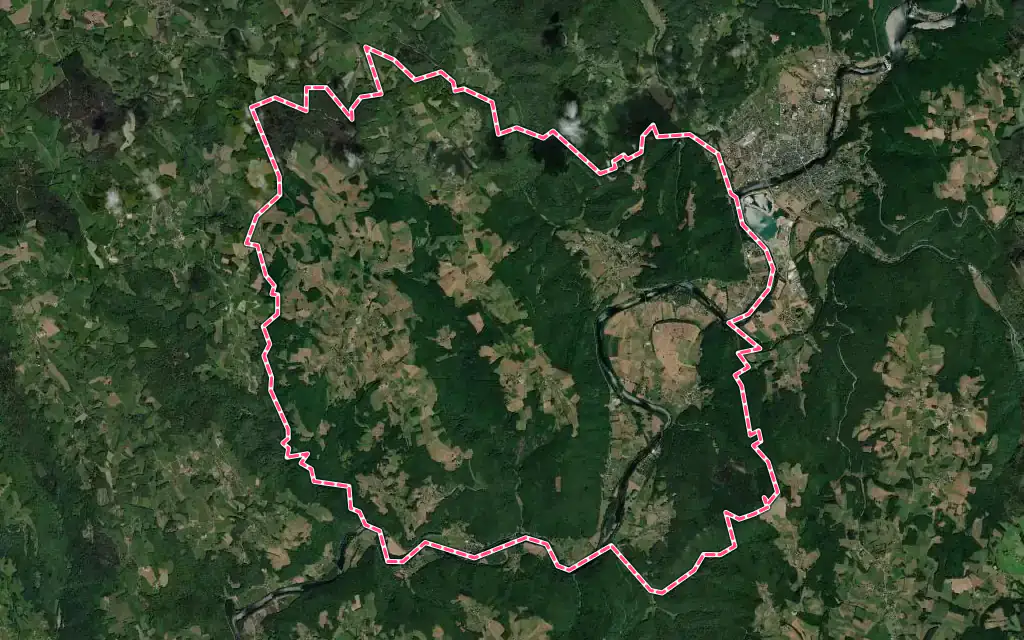 Vue satellite de Monceaux-sur-Dordogne avec ses contours administratifs