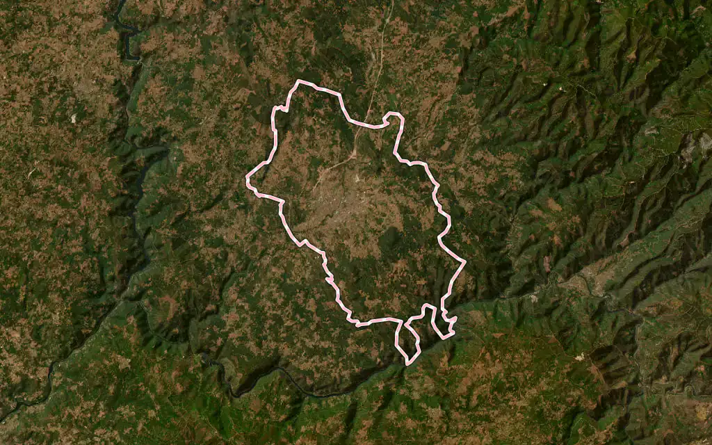 Vista satélite de Monforte-de-Lemos con su contorno administrativo