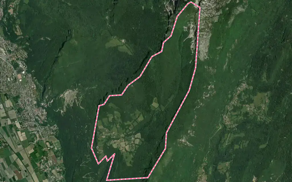 Vue satellite de Mont-Saint-Martin avec ses contours administratifs