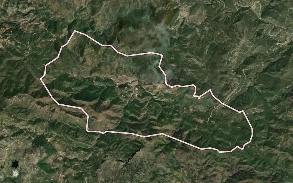 Vista satélite de Montán con su contorno administrativo