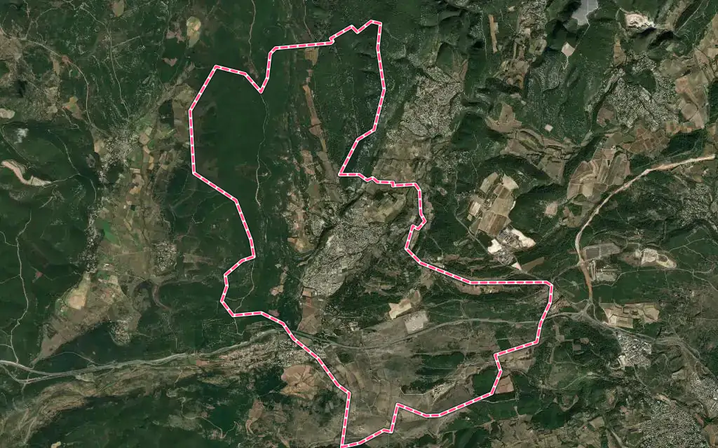 Vue satellite de Montarnaud avec ses contours administratifs