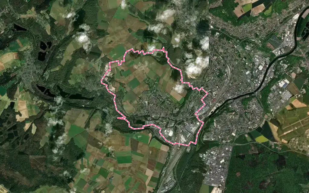 Vue satellite de Montataire avec ses contours administratifs