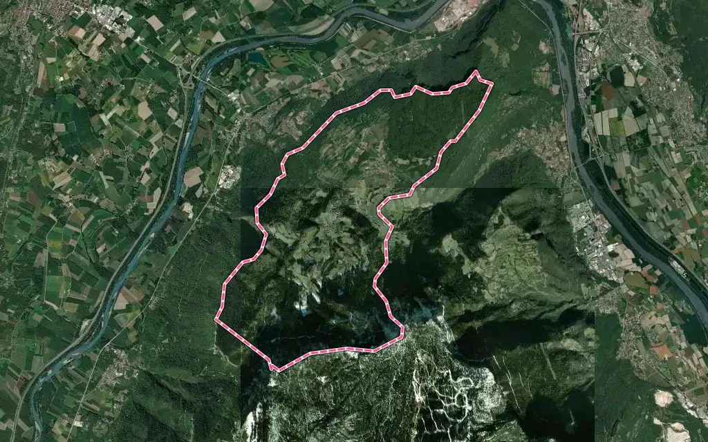 Vue satellite de Montaud avec ses contours administratifs