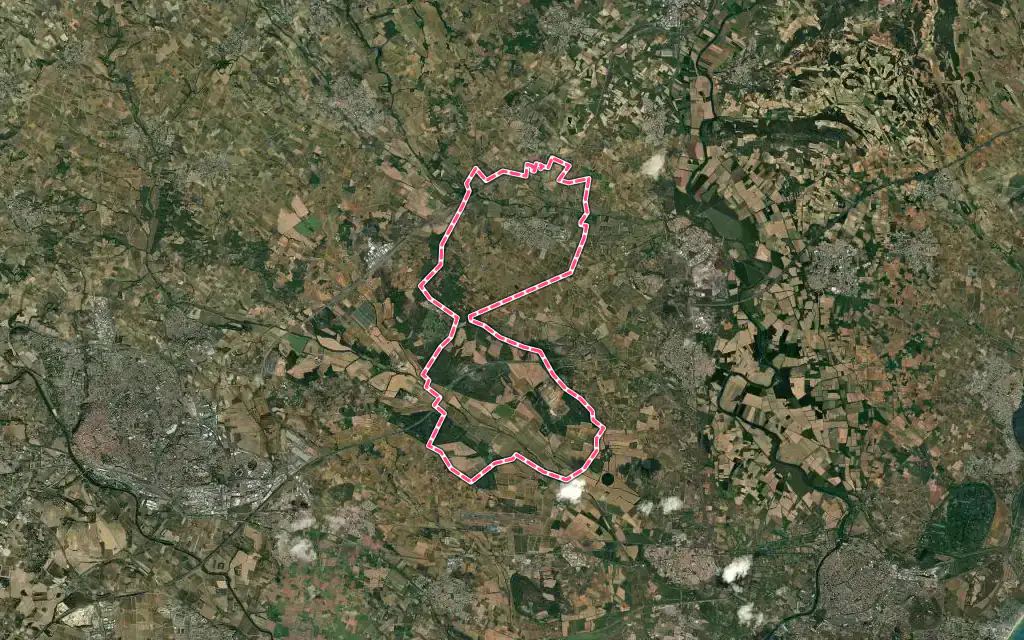 Vue satellite de Montblanc avec ses contours administratifs