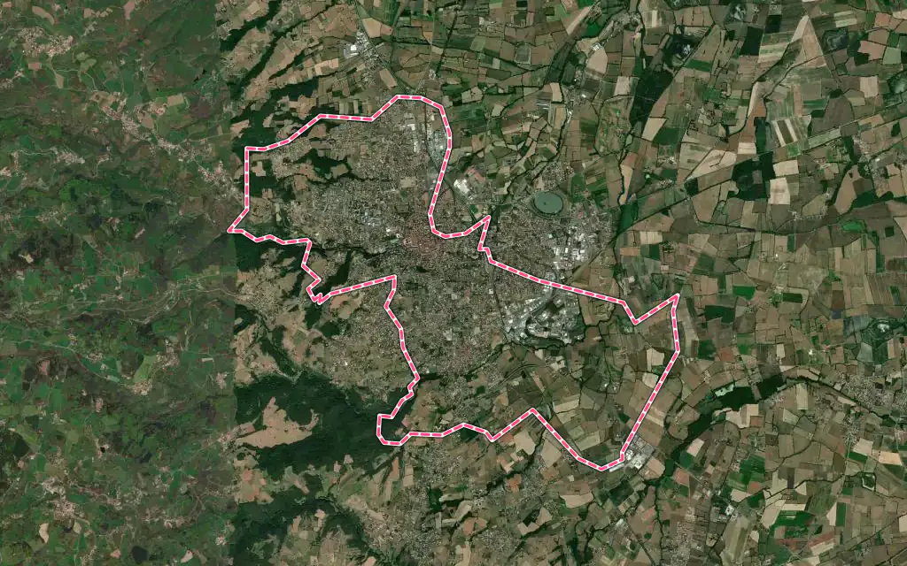 Vue satellite de Montbrison avec ses contours administratifs