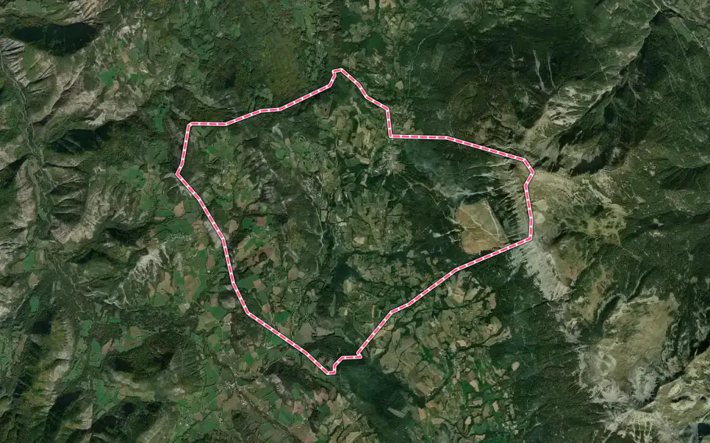 Vue satellite de Montclar avec ses contours administratifs