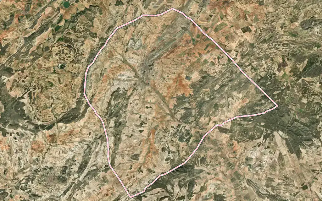 Vista satélite de Montealegre del Castillo con su contorno administrativo