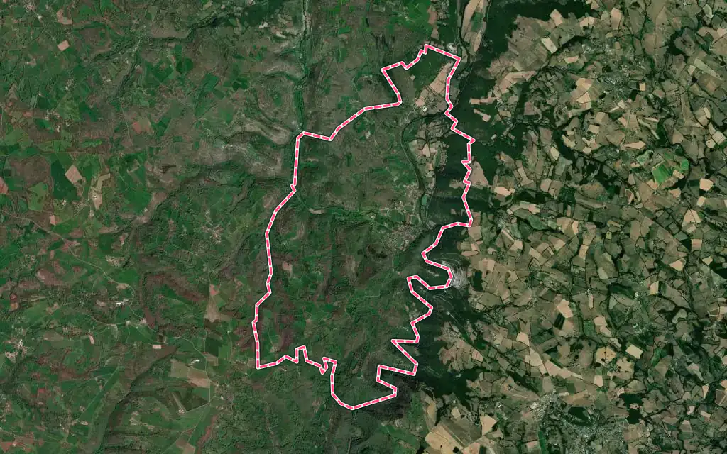 Vue satellite de Monteils avec ses contours administratifs