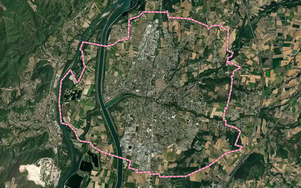 Vue satellite de Montélimar avec ses contours administratifs